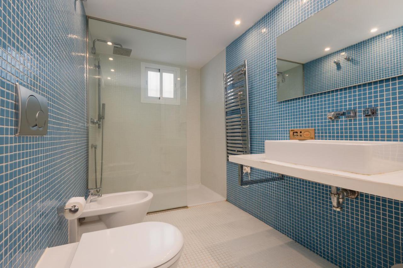 With Stunning Sea Views, Puerto Banus Apartment