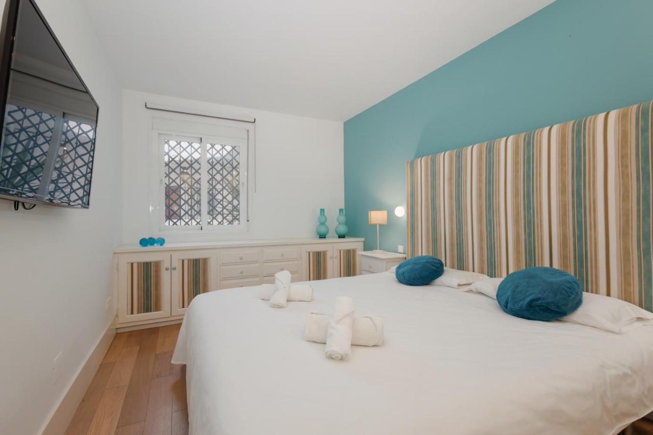 With Stunning Sea Views, Puerto Banus Apartment *
