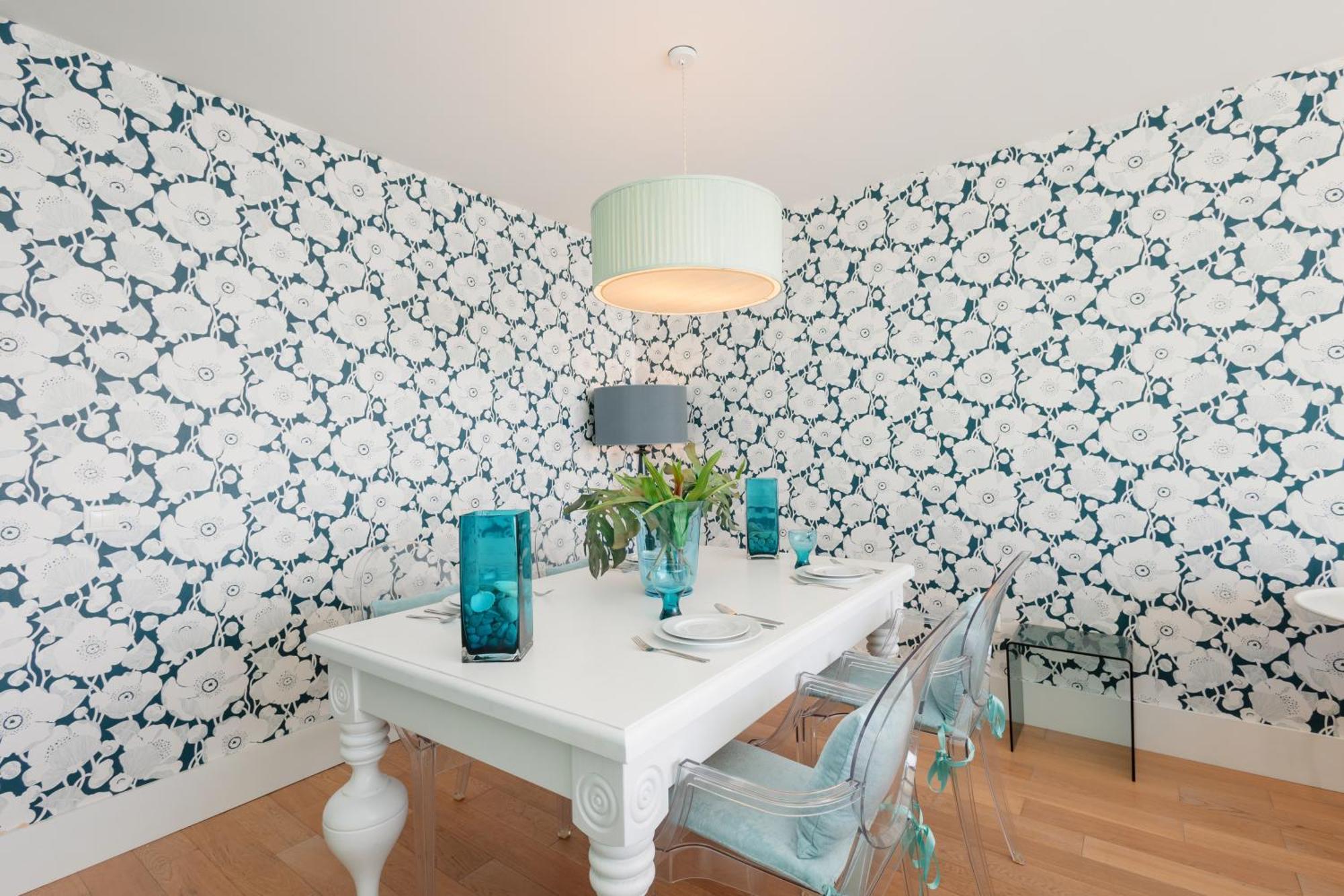 With Stunning Sea Views, Puerto Banus Apartament